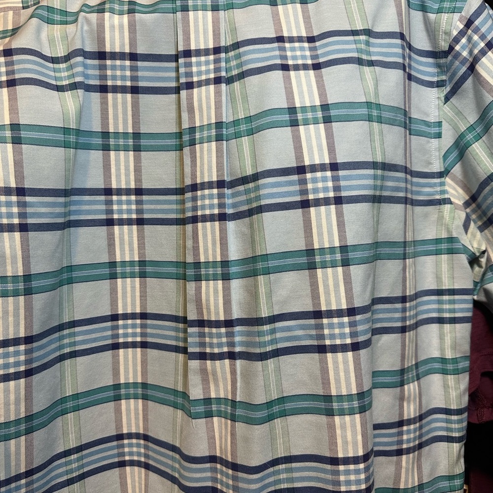 Men’s Brooks, Brothers, no wrinkle down